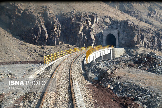 شتاب در تکمیل زیرساخت‌های ریلی و جاده‌ای سیستان‌ و بلوچستان