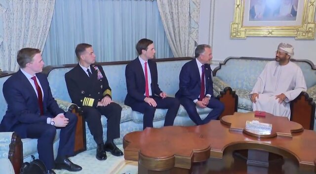 مشارکت فرمانده سنتکام در گفت‌وگوهای مسقط چه معنایی دارد؟