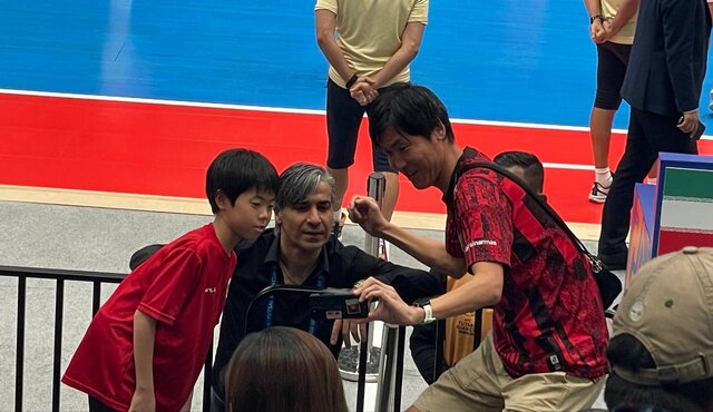 ایران در اندونزی محاصره شد/ استقبال شدید هواداران میزبان از دیدار فینال+ ویدیو