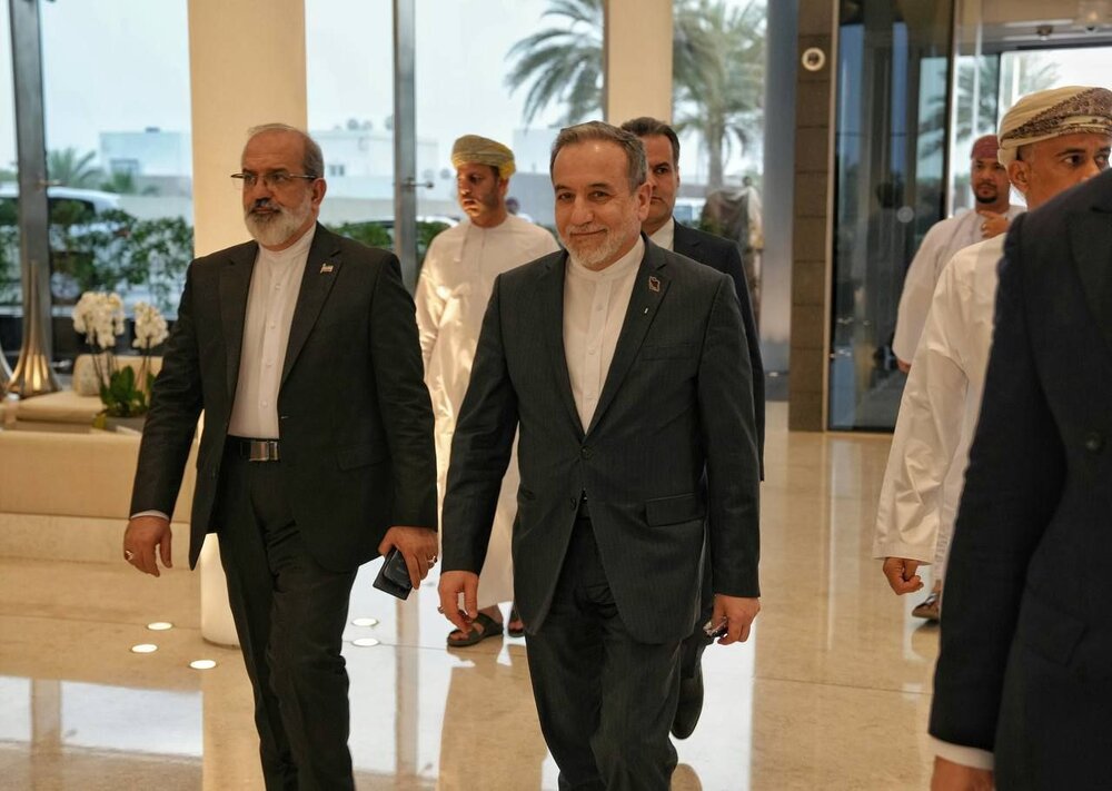 جزئیاتی از رایزنیهای دو جانبه هیاتهای مذاکرهکننده ایران و آمریکا