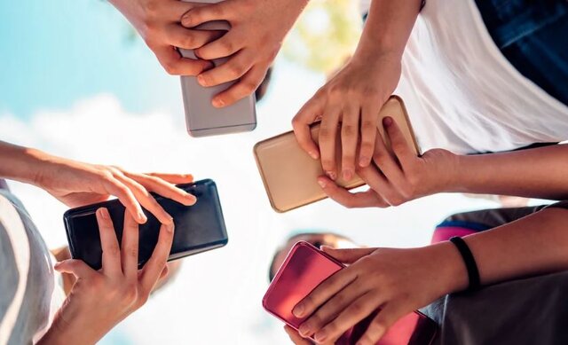 آیا اروپا میتواند کودکان را از شبکههای اجتماعی دور کند؟