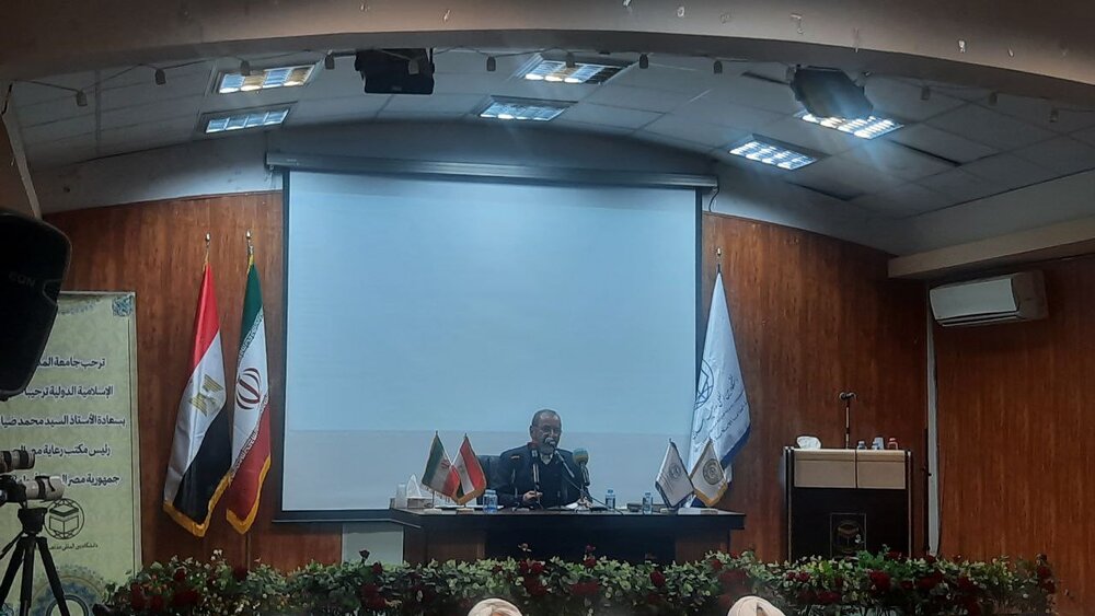 در نکوداشت احمد عمر هاشم عنوان شد
                                ضرورت ترویج «اسلام معتدل»