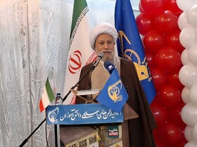 امام جمعه شیراز: دشمن از رویارویی نظامی با ایران هراس دارد/ جنگ امروز، نبرد باورهاست