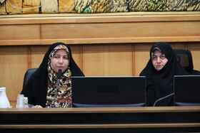 تمرکز بر روی مسائل دختران نوجوان با محوریت آموزش و پرورش در فارس