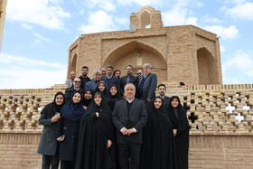 دیدار معاون رئیس‌جمهور  با خانواده شهید عیدمحمد هادی در شهرستان خوسف 