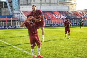 عنایتی با عبور از شاگردان سابق، نساجی را در صدر نگه داشت