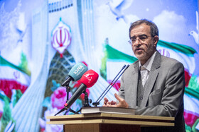 سخنرانی علی منتظری، رئیس جهاد دانشگاهی در مراسم بزرگداشت سید کاظم حسینی، بنیانگذار هفته نامه بازار کار و بیست و ششمین سالگرد تاسیس هفته‌نامه بازارکار