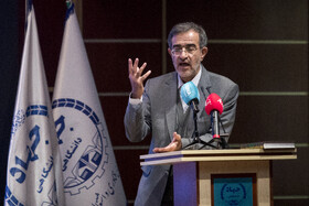 سخنرانی علی منتظری، رئیس جهاد دانشگاهی در مراسم بزرگداشت سید کاظم حسینی، بنیانگذار هفته نامه بازار کار و بیست و ششمین سالگرد تاسیس هفته‌نامه بازارکار