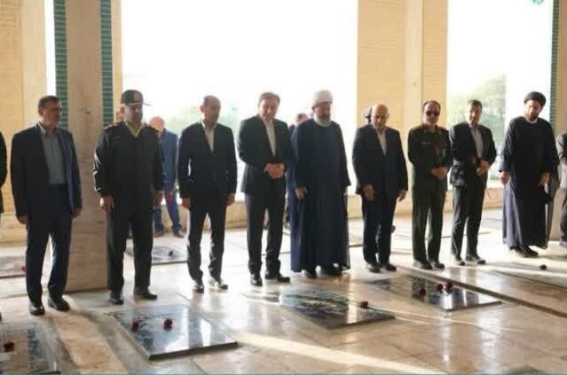 افتتاح مدرسه، جاده و ساختمان هلال‌احمر در دشتی