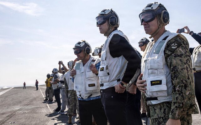 بازدید ویتکاف و کوشنر از ناو آبراهام لینکلن به ایران اطلاع داده شده بود