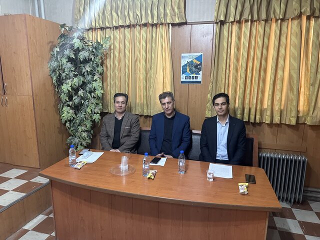 بررسی ریشه بحران‌های اقتصادی کشور در میزگرد اساتید دانشگاه‌های کردستان