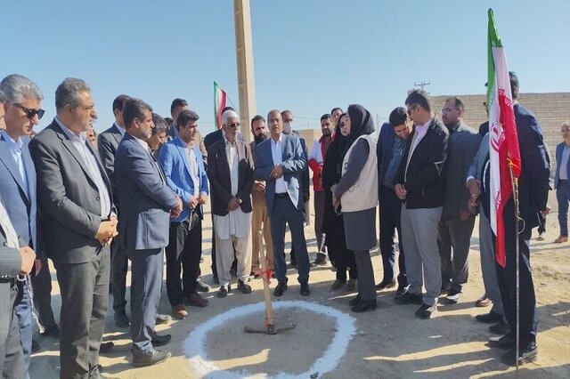 آغاز عملیات ساخت نخستین مزرعه خورشیدی دهیاری‌ محور منطقه سیستان