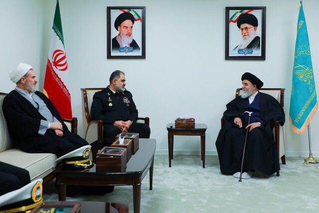 تولیت مسجد جمکران: توانمندی نیروهای نظامی باعث آرامش خاطر مردم و واهمه دشمن شده است