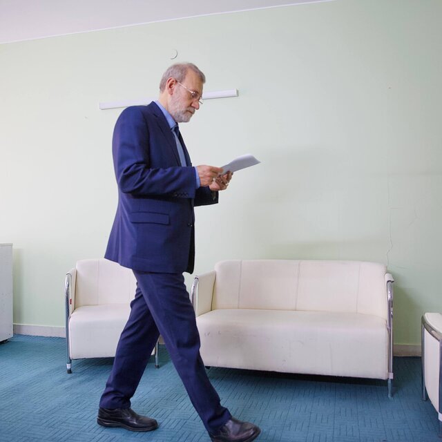 لاریجانی عازم مسقط شد