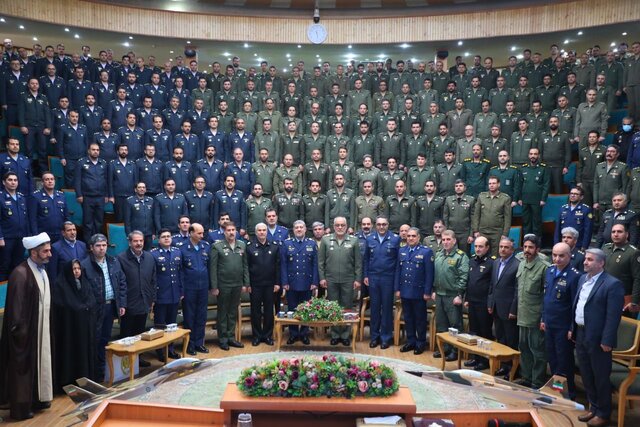 نشست فرمانده نیروی هوایی با دانشجویان دافوس