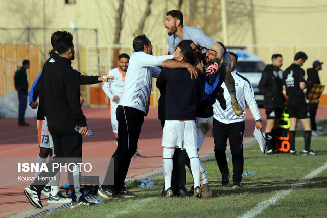 «میلاد میداودی» قصد جدایی از تیم بعثت را داشت/ تغییر مربی حق قانونی باشگاه است