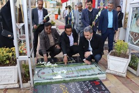 ادای احترام معاون وزیر آموزش و پرورش به مقام سردار سلیمانی و شهدای کرمان