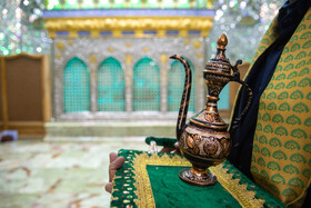 غبار روبی مضجع شریف امامزاده موسی مبرقع(ع) توسط خانواده شهدای اغتشاشات اخیر