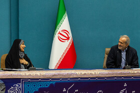 مسعود پزشکیان، رئیس جمهور و فرزانه صادق، وزیر راه و شهرسازی درآیین بهره برداری از پروژه های وزارت راه و شهرسازی 