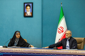 مسعود پزشکیان، رئیس جمهور و فرزانه صادق، وزیر راه و شهرسازی درآیین بهره برداری از پروژه های وزارت راه و شهرسازی 