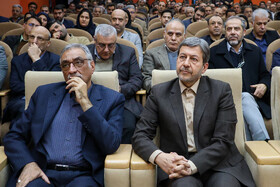 از راست مهدی جمالی‌نژاد، استاندار اصفهان و سید مهدی ابطحی، رئیس سابق شهرک علمی و تحقیقاتی استان اصفهان و معاون پژوهشی وزیر علوم 