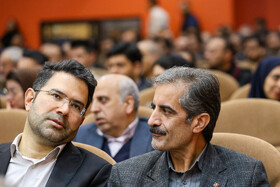 فرزاد دادخواه، مدیرکل راهداری استان اصفهان و علیرضا صلواتی، مدیر پروژه قطار سریع السیر اصفهان - تهران