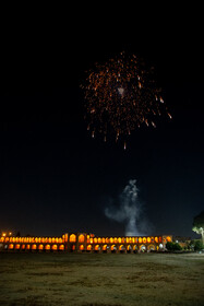 نورافشانی در آسمان اصفهان