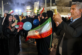 نور افشانی در شب سالگرد پیروزی انقلاب اسلامی - مشهد