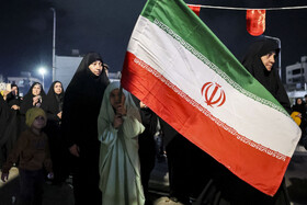 نور افشانی در شب سالگرد پیروزی انقلاب اسلامی - مشهد