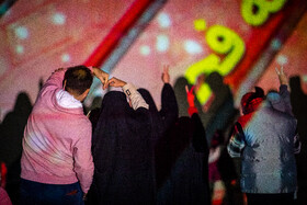 نور افشانی در شب سالگرد پیروزی انقلاب اسلامی ( برج آزادی)