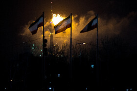 نور افشانی در شب سالگرد پیروزی انقلاب اسلامی ( برج میلاد)