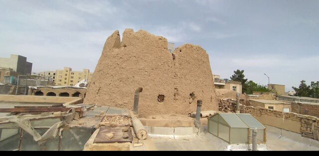 برج افشاری سمنان آپارتمان چند طبقه بلای جان بنای ۳۰۰ ساله!