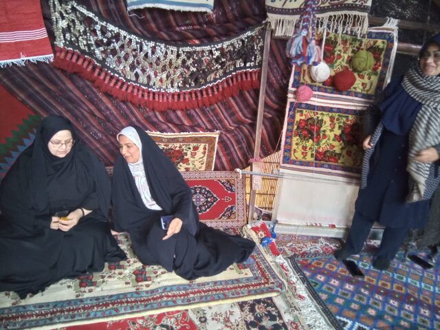 قدرت دستانی که تاریخ‌سازند/ زنان روستا و عشایر جنوب کرمان پرچمداران تولید در مسیر انقلاب