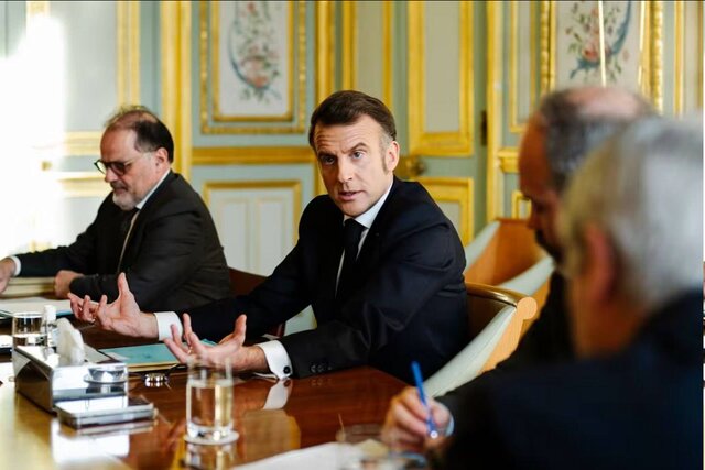 ماکرون: اتحادیه اروپا باید با دونالد ترامپ سخت‌گیرتر باشد