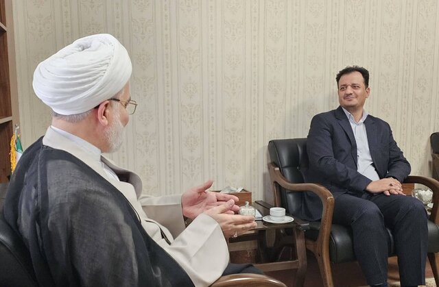 نماینده ولی فقیه در کردستان: بخش عمده مشکلات نظام اداری ریشه فرهنگی دارد