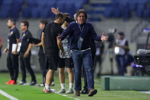 ساپینتو: داور گل سالم ما را مردود کرد/ هنوز یک نیمه از بازی با الحسین باقی مانده است