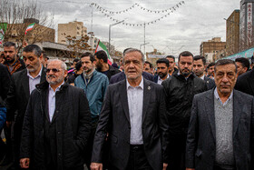 حضور مسعود پزشکیان، رییس جمهور در راهپیمایی ۲۲ بهمن