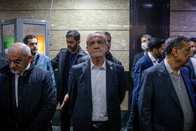 حضور مسعود پزشکیان، رییس جمهور در راهپیمایی ۲۲ بهمن