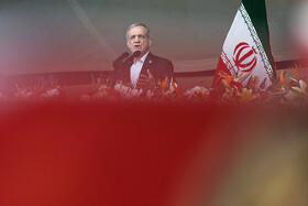 حضور مسعود پزشکیان، رییس جمهور در راهپیمایی ۲۲ بهمن