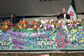 حضور مسعود پزشکیان، رییس جمهور در راهپیمایی ۲۲ بهمن