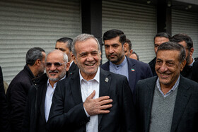 حضور مسعود پزشکیان، رییس جمهور در راهپیمایی ۲۲ بهمن