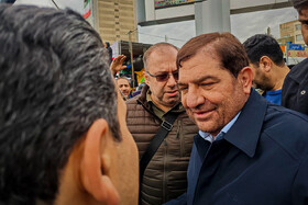 محمد مخبر در راهپیمایی ۲۲ بهمن