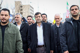 احمد دنیامالی در راهپیمایی ۲۲ بهمن