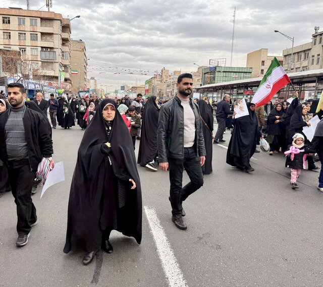بهروز آذر: مسیر گفت‌وگو و تعامل با مردم برقرار شود