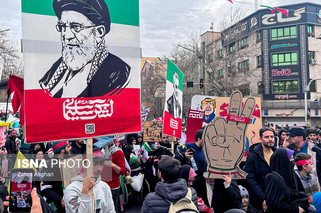 جسارت، اهانت یا تعرض به حریم حضرت آیت الله خامنه‌ای را برنمی‌تابیم