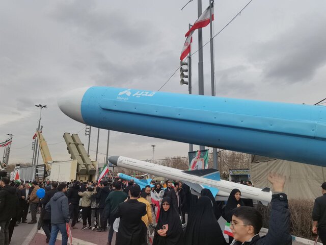 نمایش اقتدار موشکی ایرانی در راهپیمایی ۲۲ بهمن
