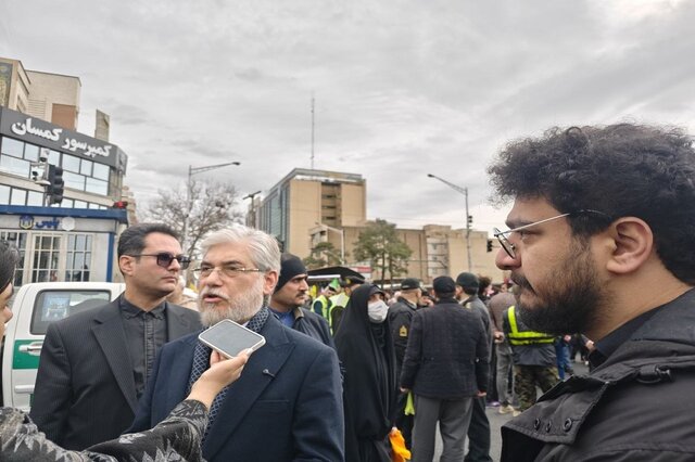 وظیفه داریم در هر شرایطی رضایت مردم را جلب کنیم