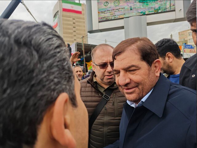 دستیار رهبر انقلاب: حضور گسترده مردمی مسئولان را وادار به خدمت بیشتر می کند