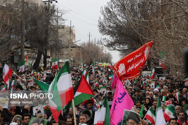 عکس تزئینی است حضورمردم در راهپیمایی امروز نشان از پایبندی ملت ایران به آرمانهای انقلاب اسلامی است