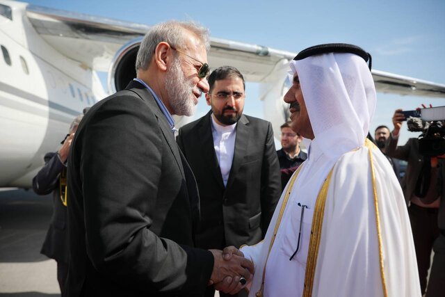 لاریجانی با استقبال مقامات عالی‌رتبه قطری وارد دوحه شد